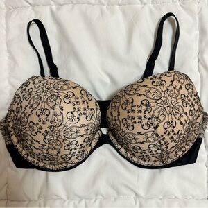 Victoria's Secret very sexy black and cream push up lace bra never worn